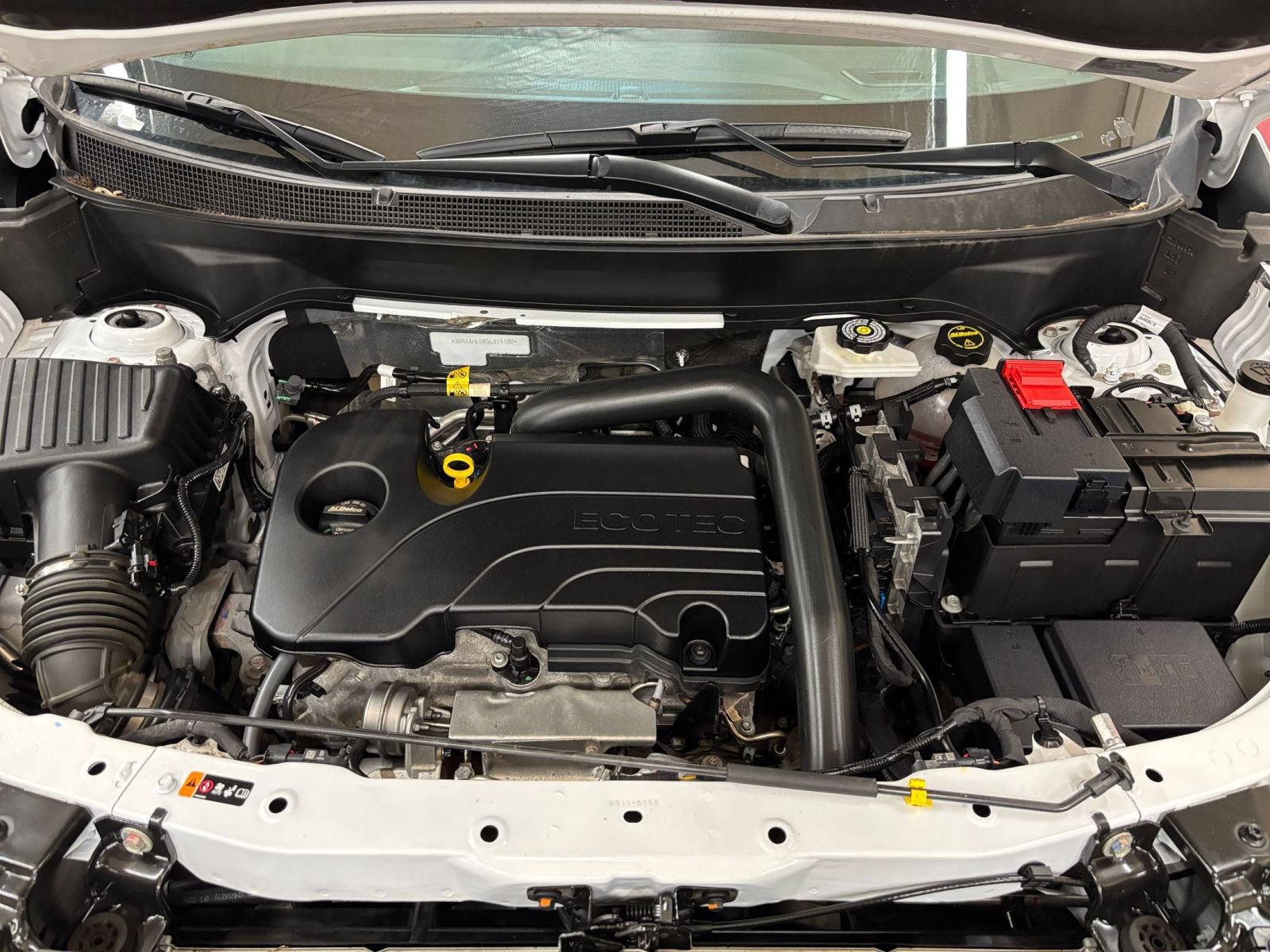 Used 2025 Chevrolet Equinox LT FWD image 32