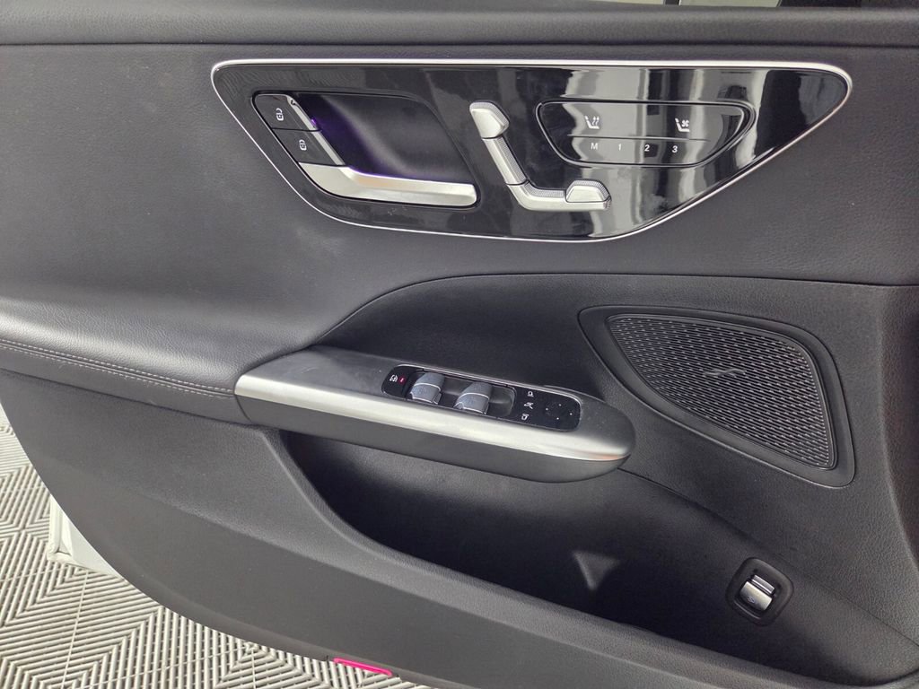 Used 2024 Mercedes-Benz C 300 Sedan image 21