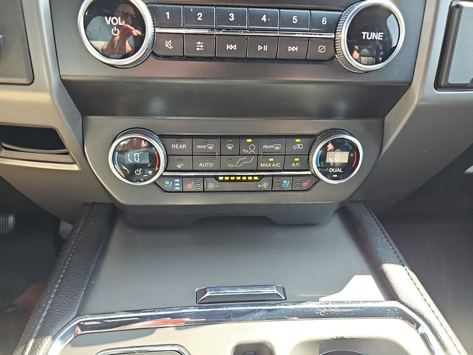 Used 2021 Ford Expedition XLT AWD/4WD image 17