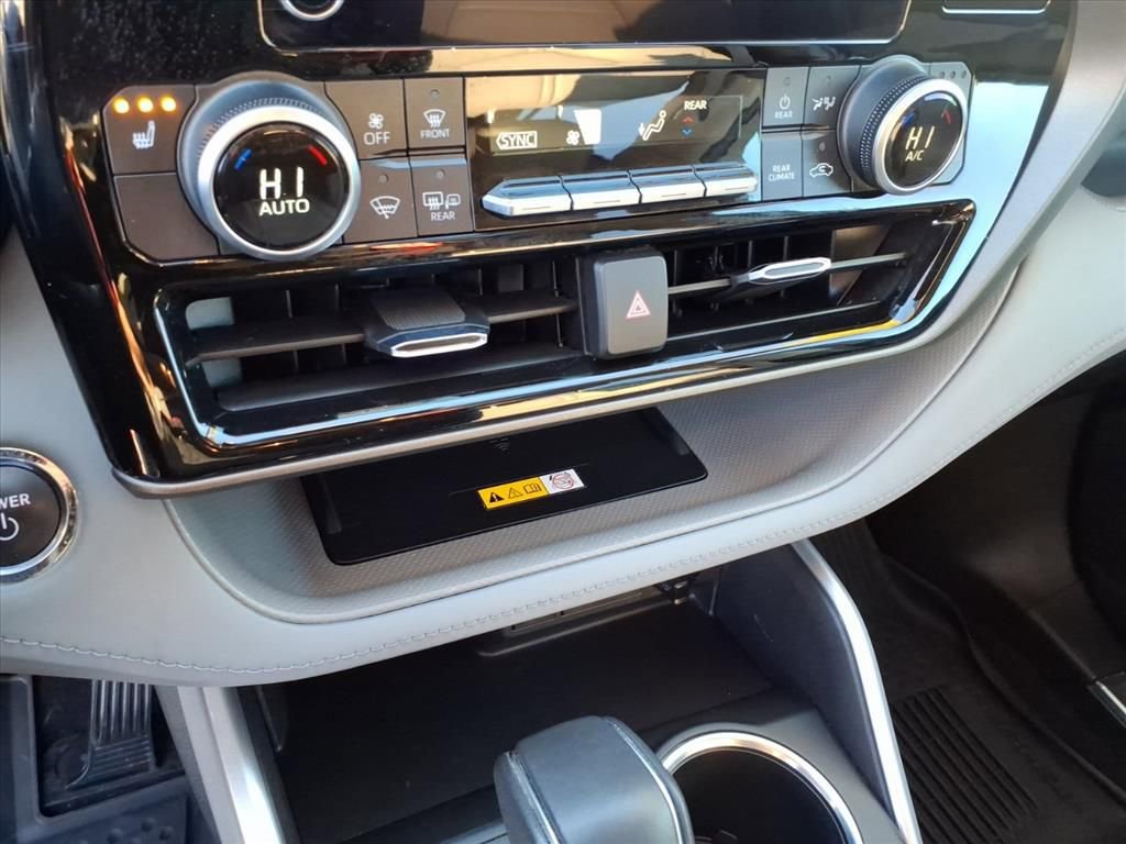 Used 2023 Toyota Highlander XLE image 33