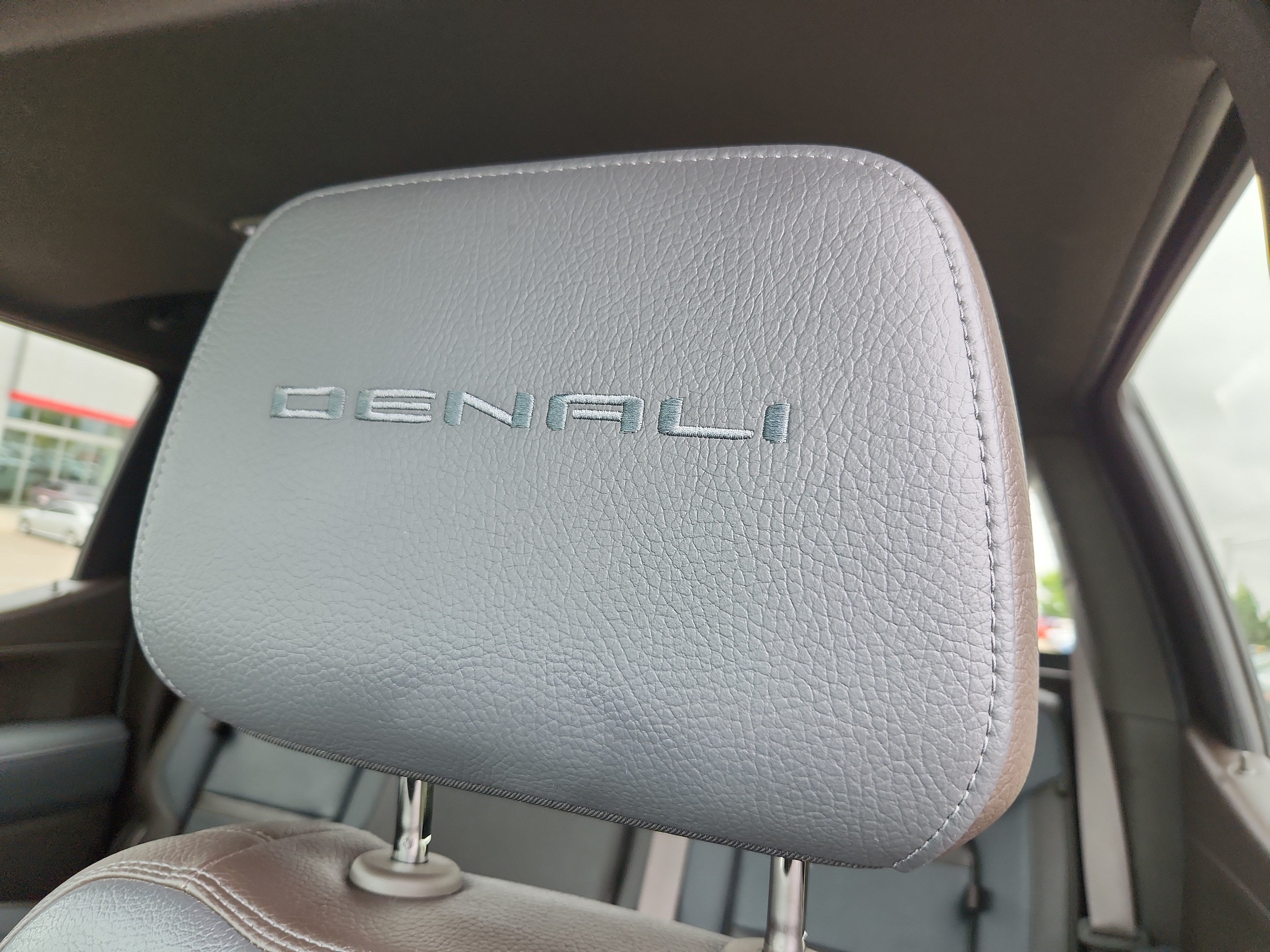 Used 2020 GMC Sierra 1500 Denali w/ Denali Ultimate Package AWD/4WD image 11