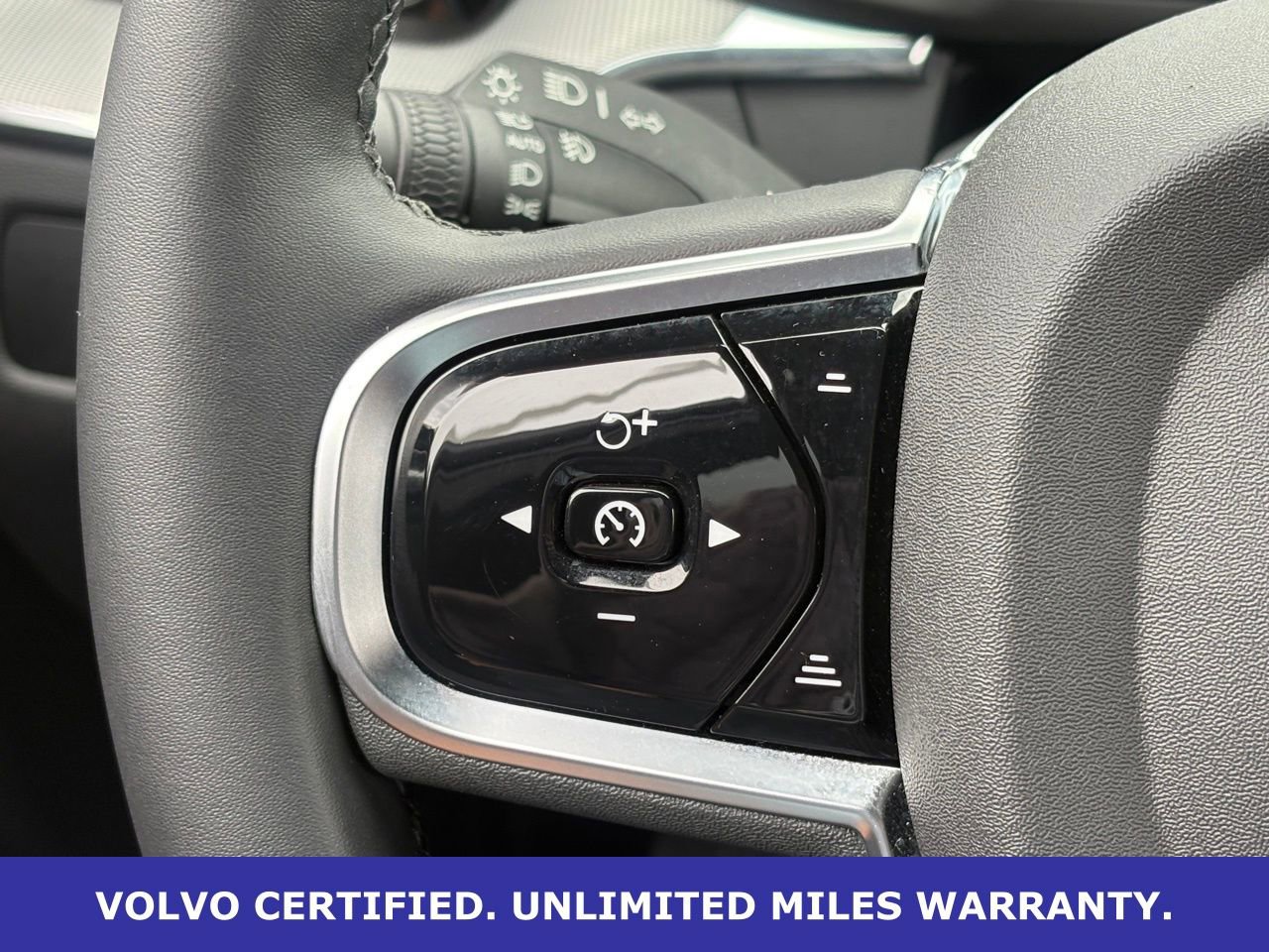 Certified 2024 Volvo XC60 B5 Ultimate w/ Protection Package Premier image 17