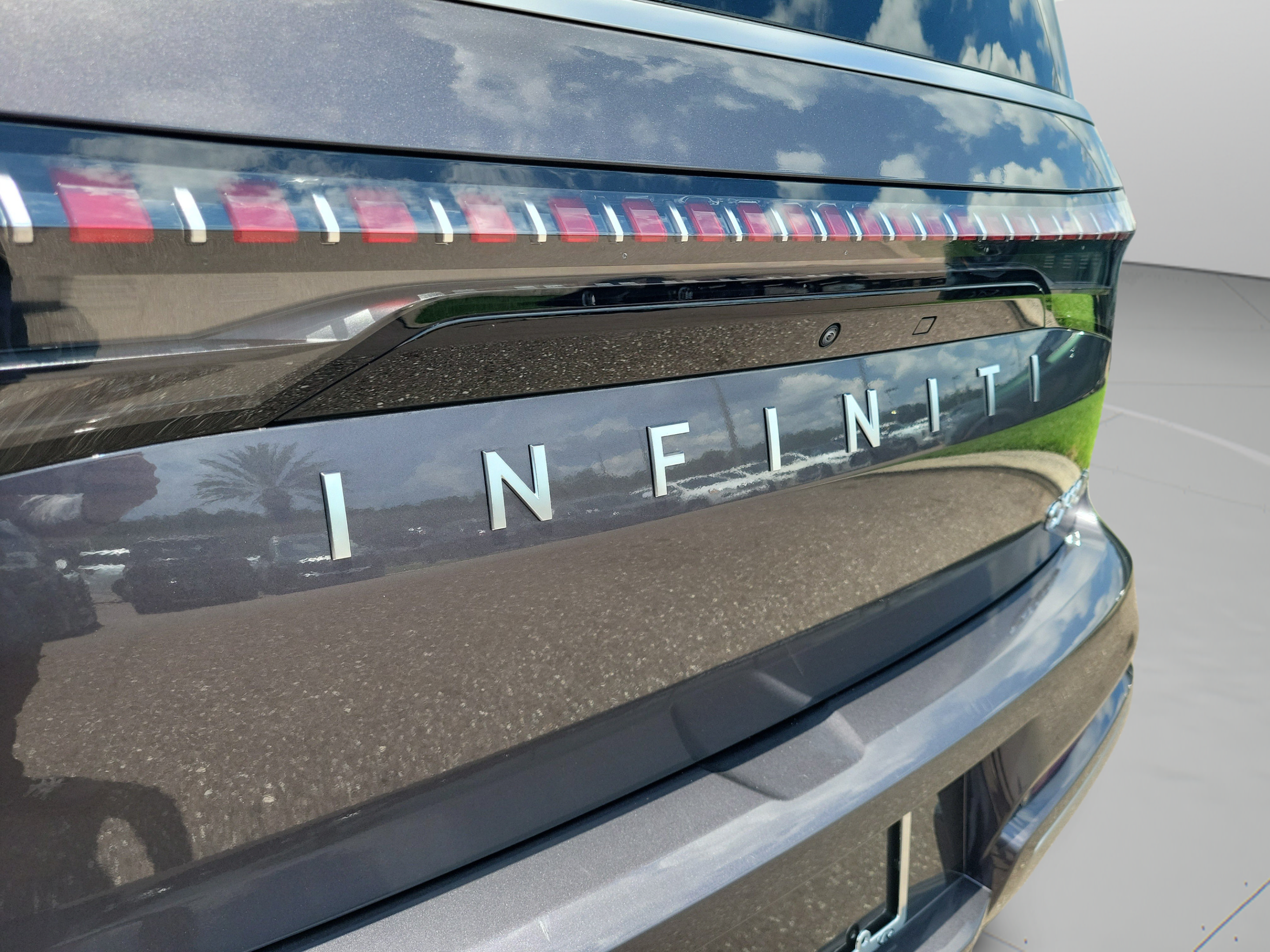 Certified 2026 INFINITI QX80 Luxe w/ Cargo Package AWD/4WD image 28