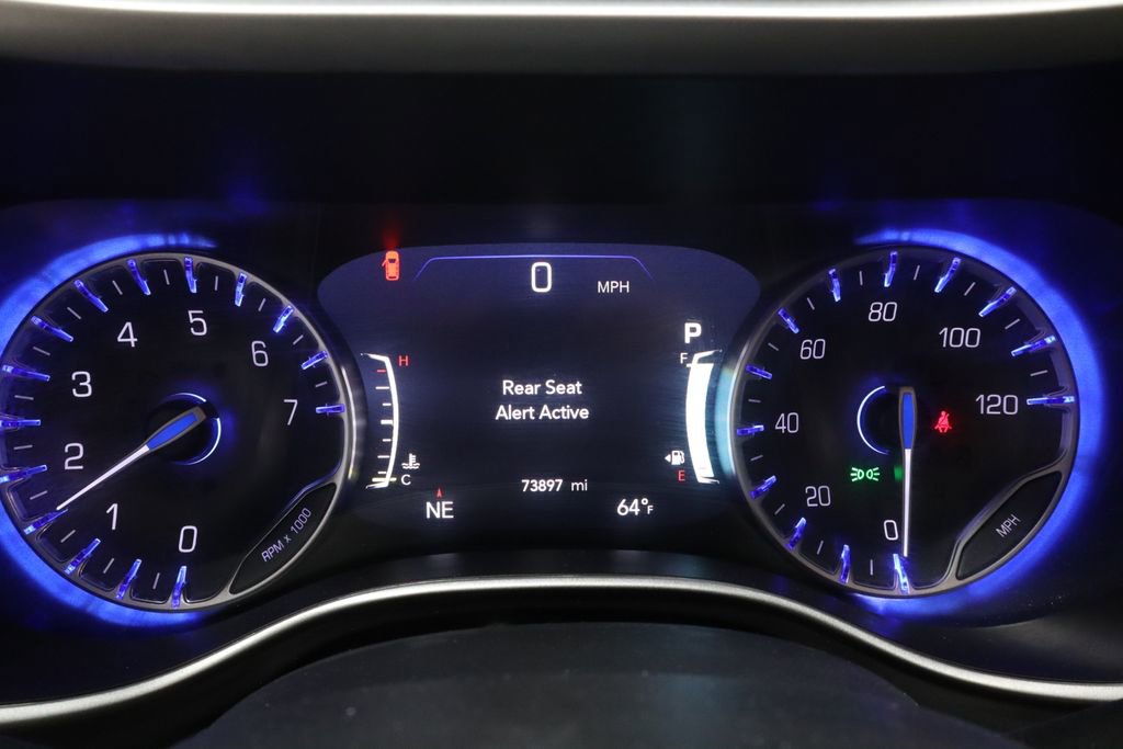 Used 2023 Chrysler Pacifica Touring-L FWD image 29