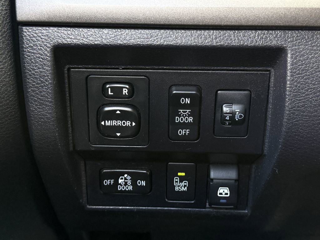 Used 2017 Toyota Tundra SR5 w/ TRD Off Road Package AWD/4WD image 22