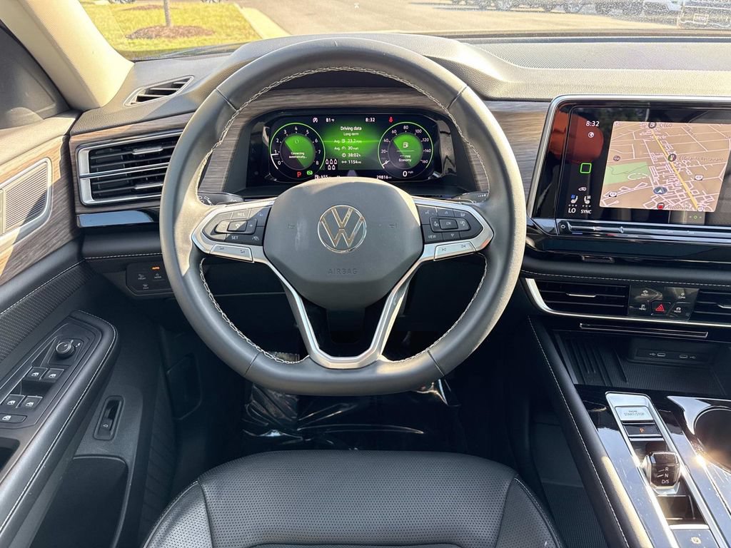 Certified 2025 Volkswagen Atlas SEL AWD/4WD image 13