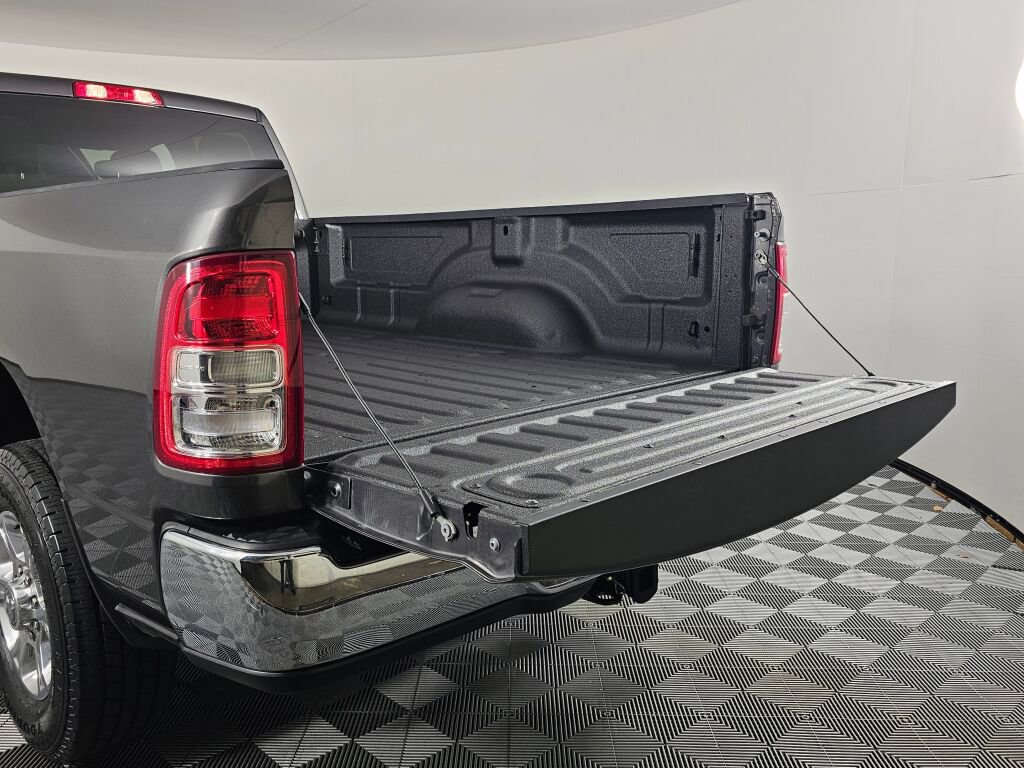 Used 2024 RAM 3500 Big Horn image 14