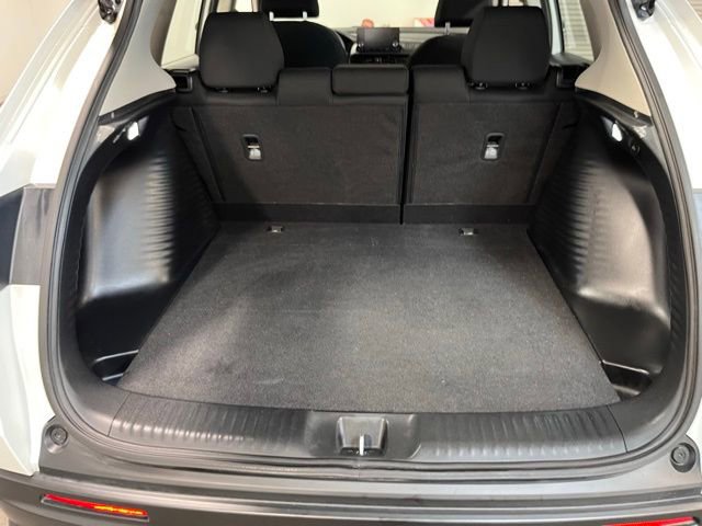 Used 2024 Honda HR-V LX image 16