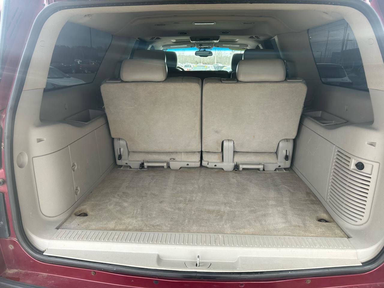 Used 2007 Chevrolet Suburban LT w/ LT Preferred Equipment Group AWD/4WD image 18