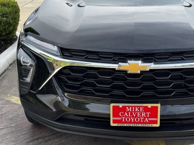 Used 2025 Chevrolet Trax LS FWD image 5