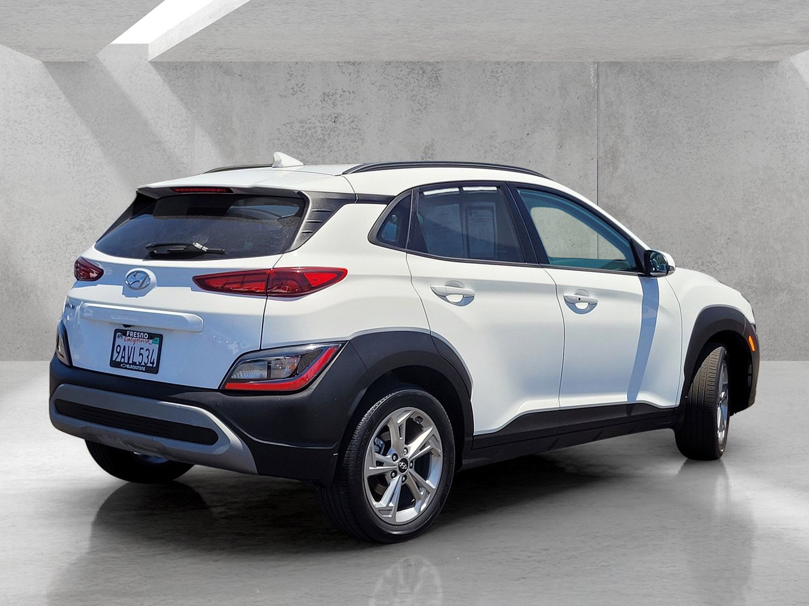 Used 2022 Hyundai Kona SEL w/ Cargo Package FWD image 4