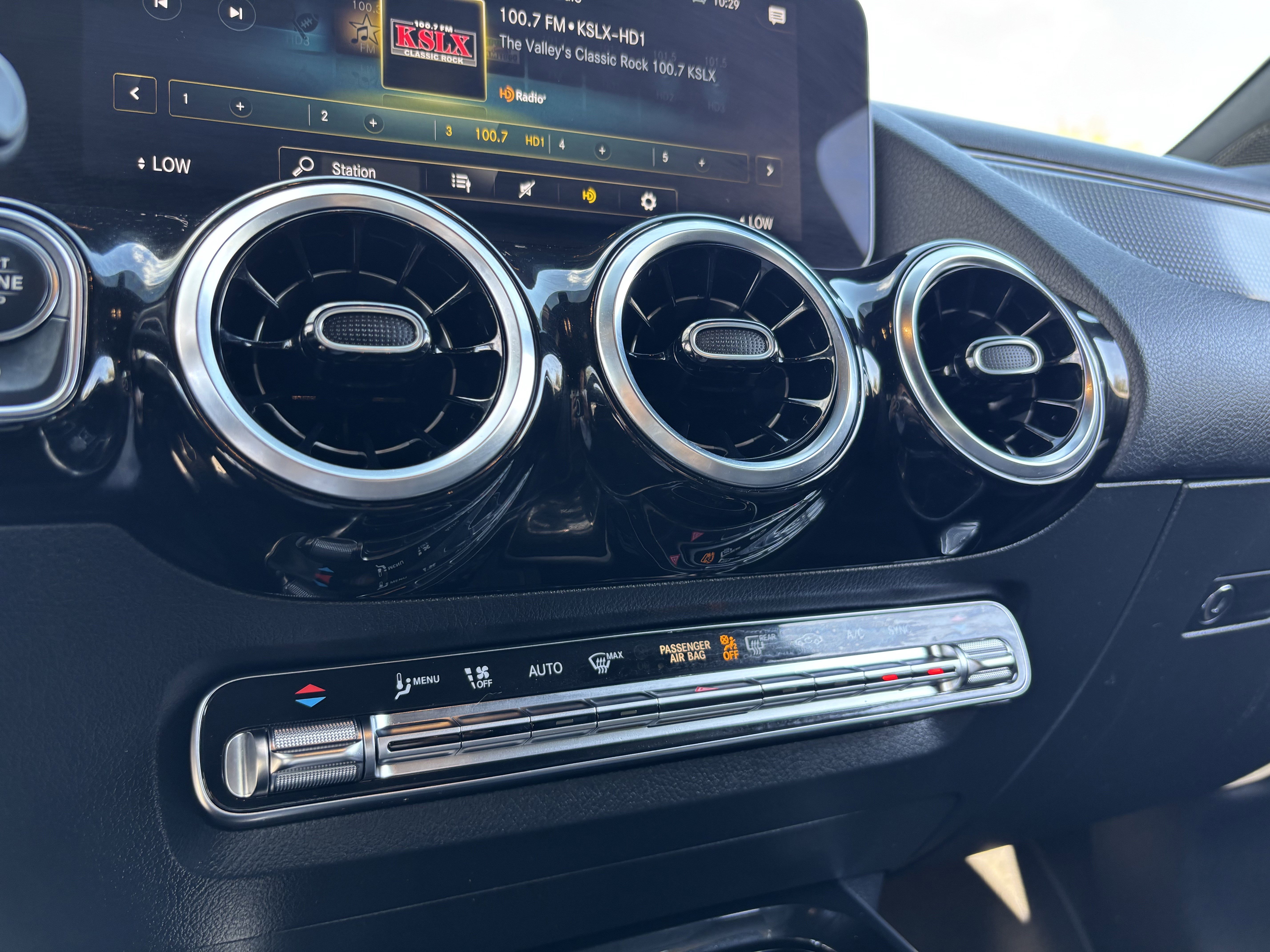 Used 2023 Mercedes-Benz GLA 250 GLA 250 w/ Premium Package image 24