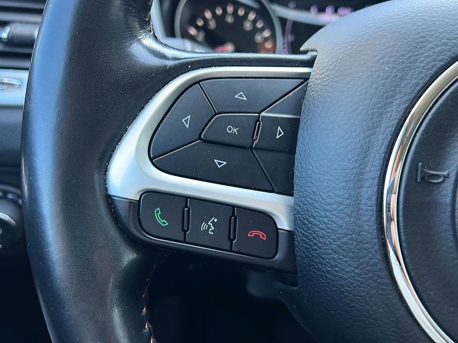 Used 2019 Jeep Compass Latitude w/ Cold Weather Group image 19