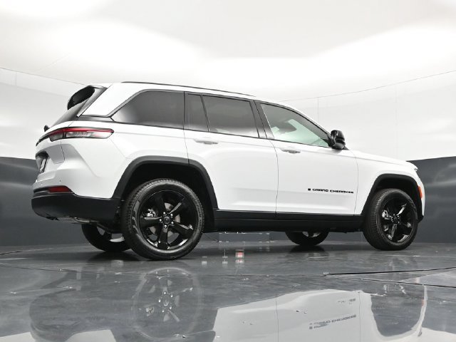 New 2027 Jeep Grand Cherokee Limited w/ Limited Altitude Package AWD/4WD image 57