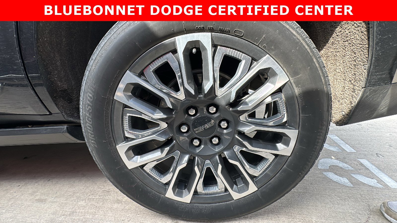 Used 2023 GMC Yukon Denali Ultimate AWD/4WD image 19