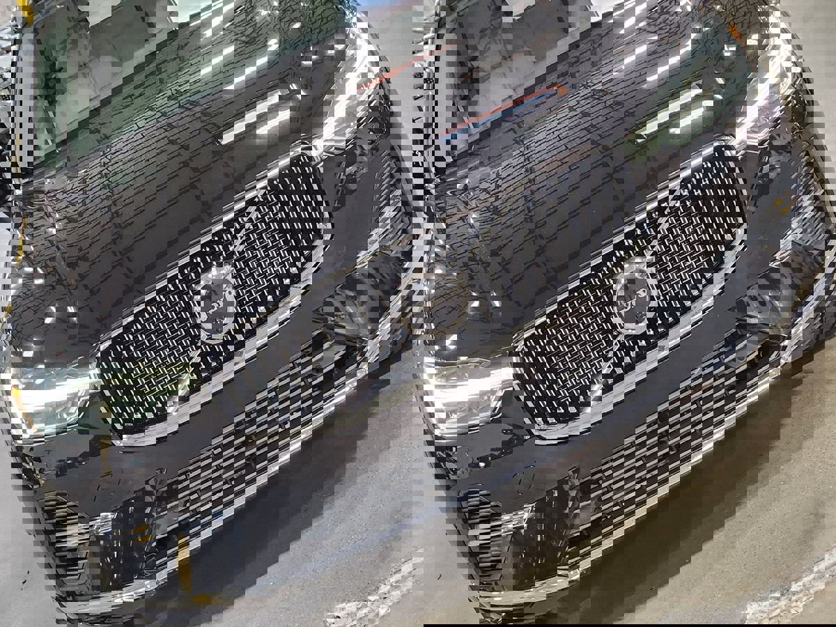 Used 2023 Volvo XC60 T8 Plus w/ Protection Package Premier image 20