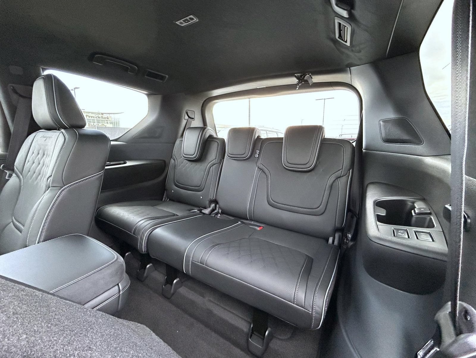 New 2026 INFINITI QX80 Autograph w/ Premium Cargo Package AWD/4WD image 20