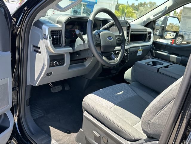 New 2025 Ford F350 XLT w/ Black Appearance Package image 7