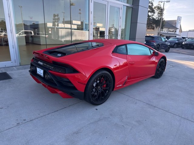 Used 2022 Lamborghini Huracan EVO image 4