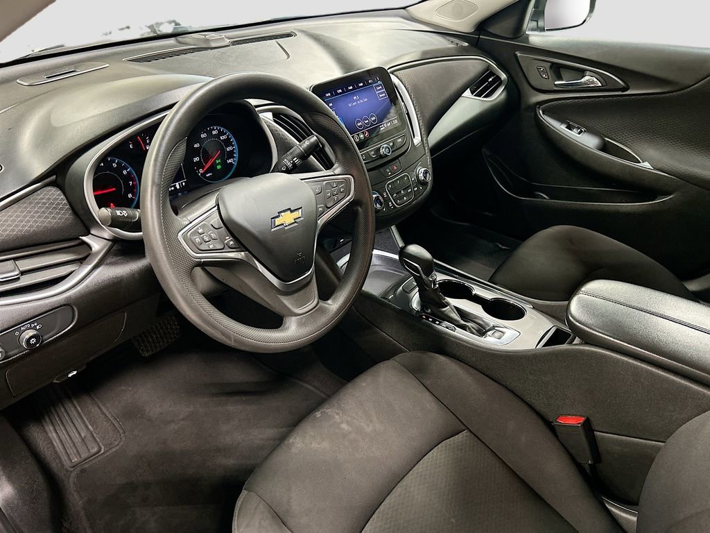 Used 2023 Chevrolet Malibu LT image 9