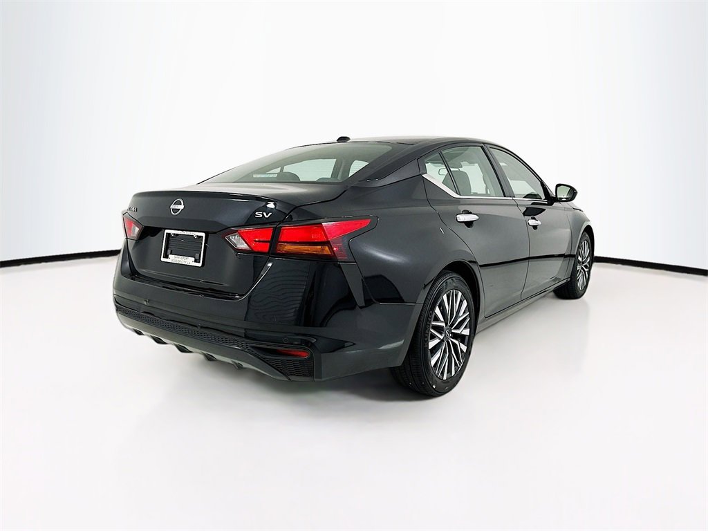 Used 2024 Nissan Altima 2.5 SV image 5