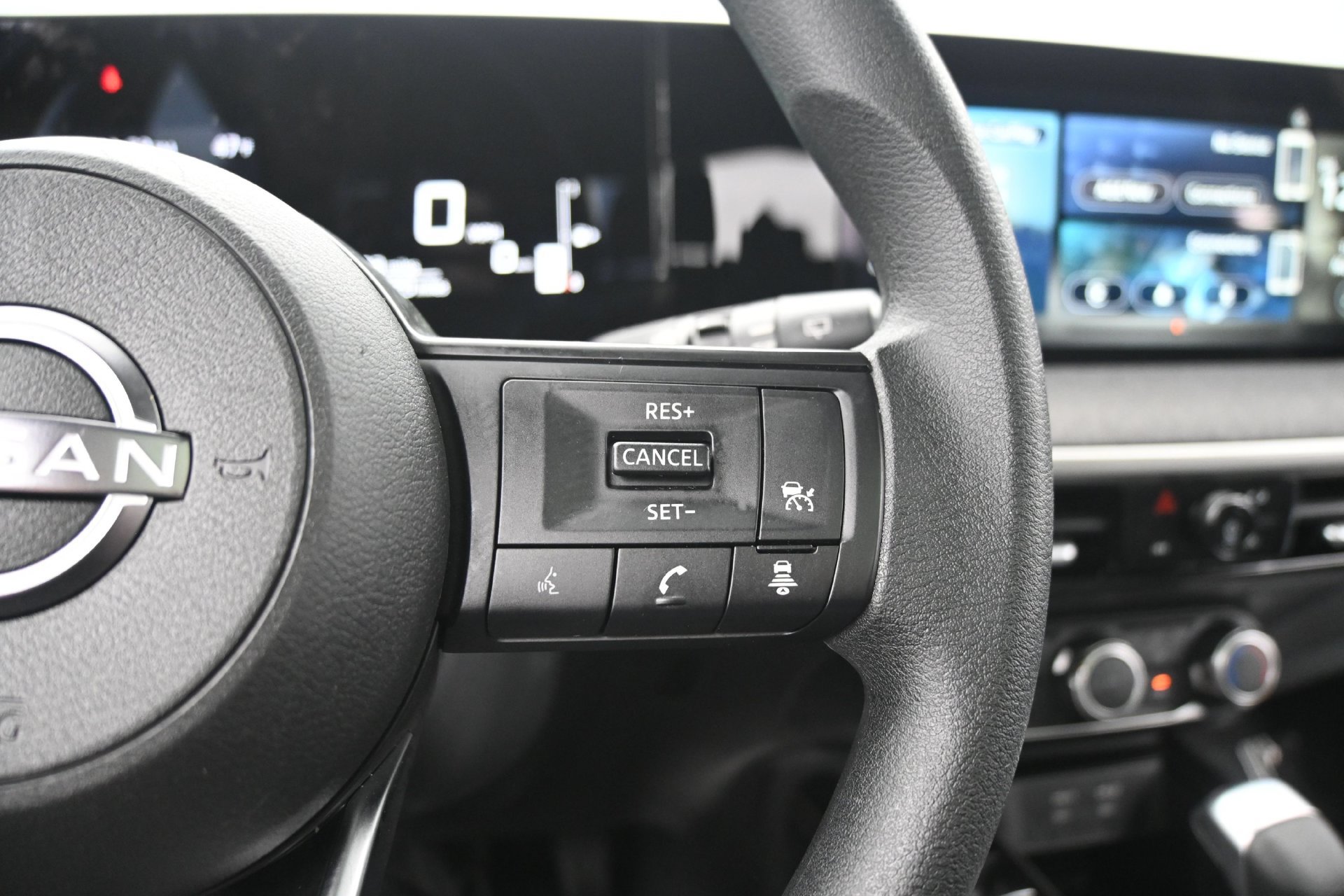 Used 2025 Nissan Kicks SV w/ SV Premium Package AWD/4WD image 22