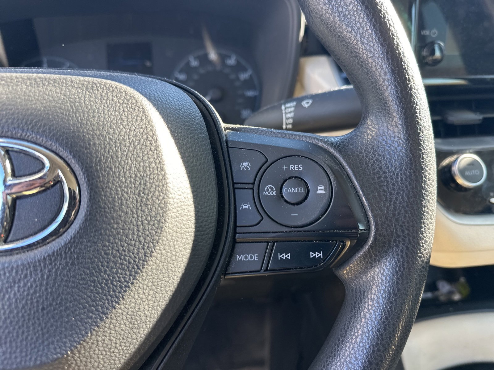 Used 2024 Toyota Corolla LE image 8