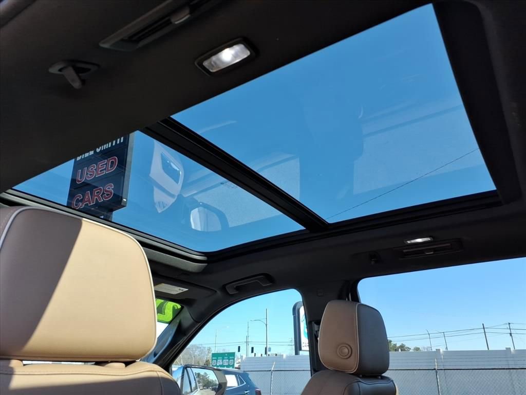 Used 2021 Chevrolet Suburban Premier w/ Premium Package image 20