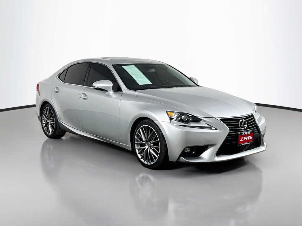 Used 2015 Lexus IS 250 w/ Navigation System Package RWD image 7