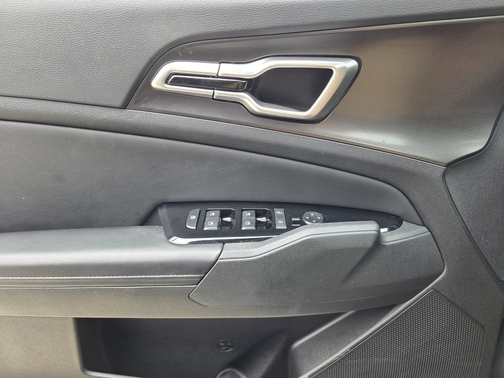 Used 2024 Kia Sportage EX FWD image 15