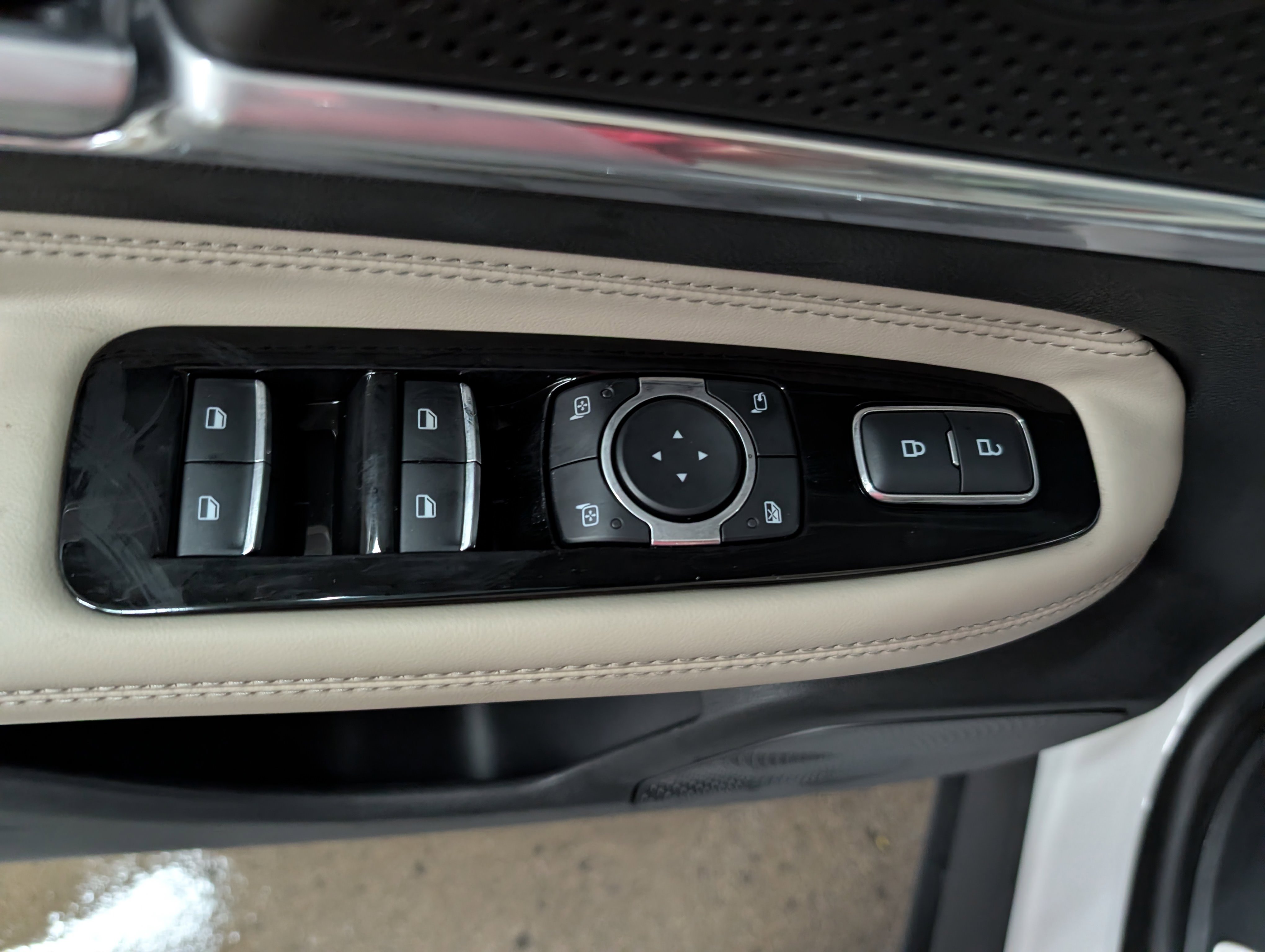 New 2026 Lincoln Corsair Reserve w/ Jet Appearance Package AWD/4WD image 14