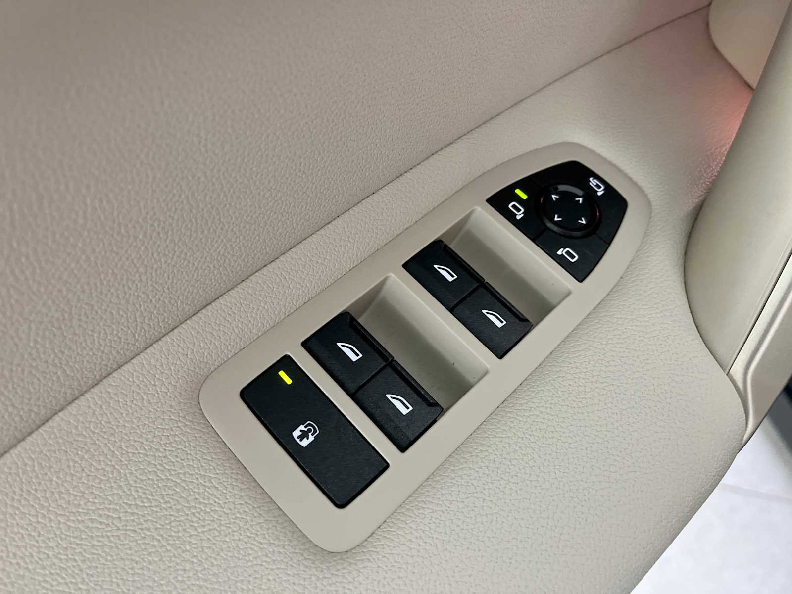 Certified 2024 BMW iX xDrive50 image 15