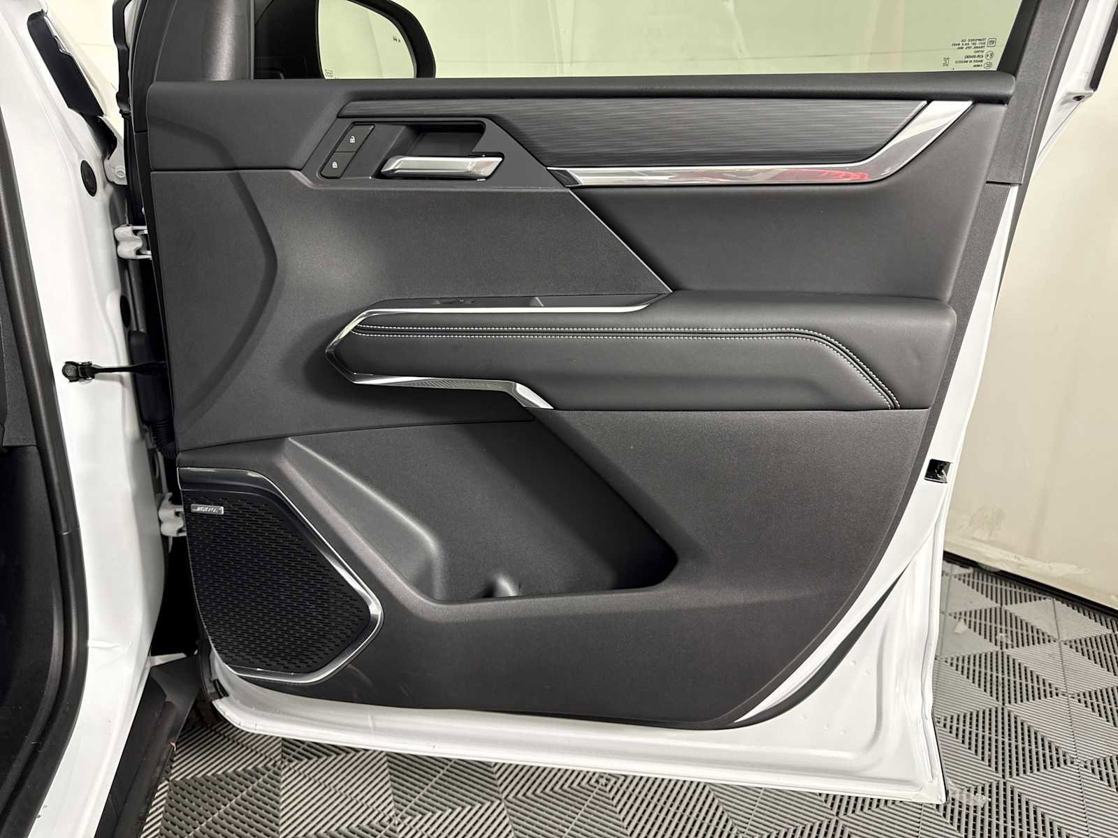 New 2025 GMC Acadia Elevation w/ Elevation Premium Package image 24