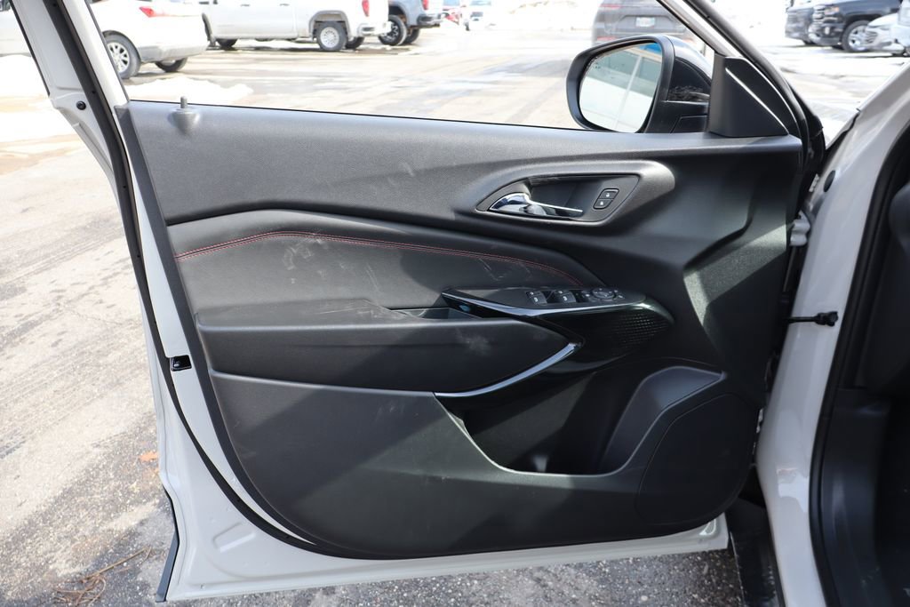 New 2026 Chevrolet Trax RS w/ Driver Confidence Package image 7