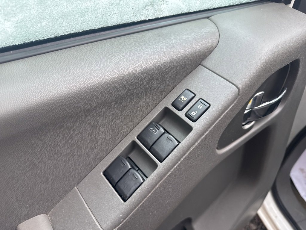 Used 2018 Nissan Frontier SV image 12