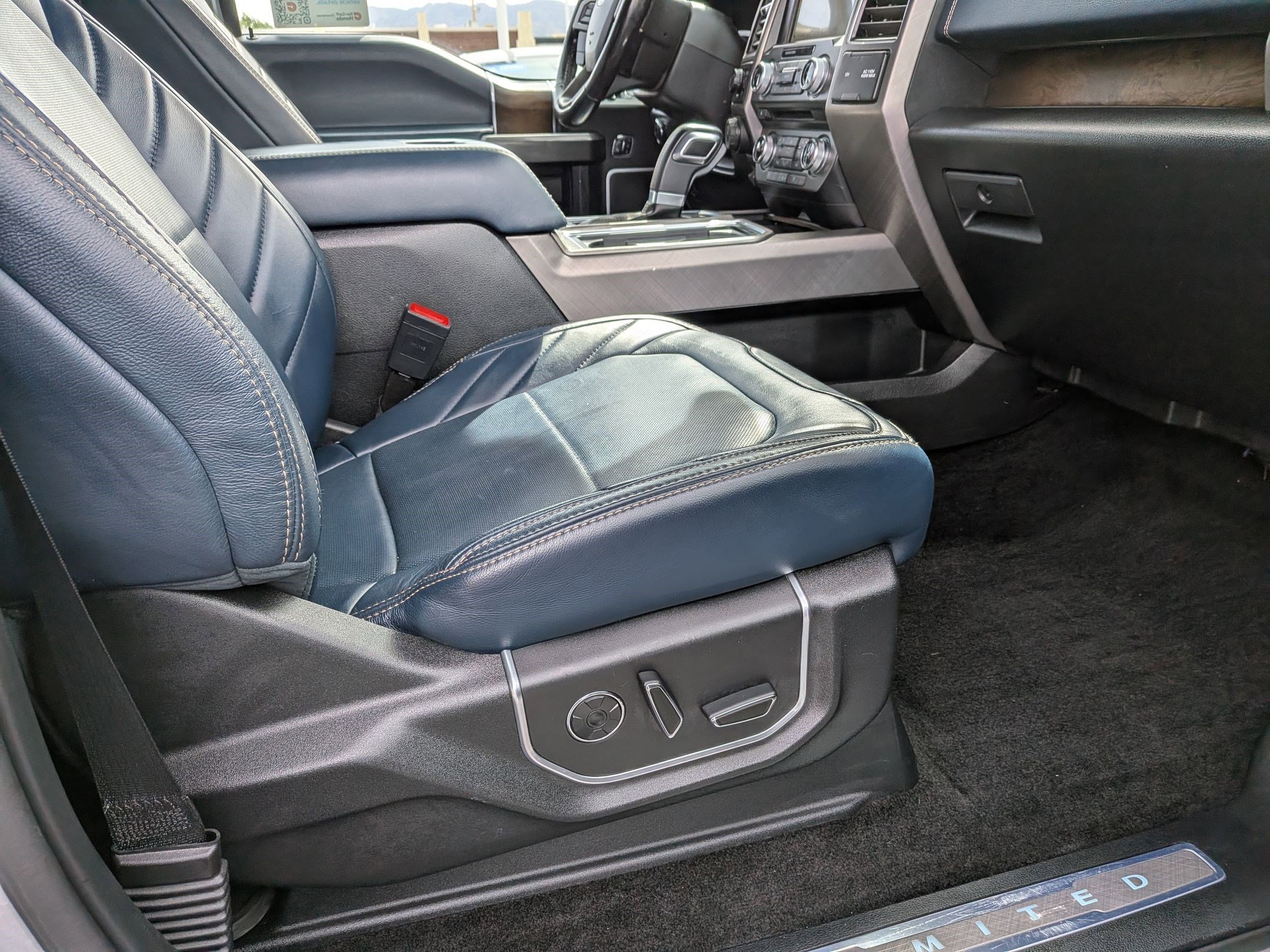 Used 2018 Ford F150 Limited w/ Trailer Tow Package image 33