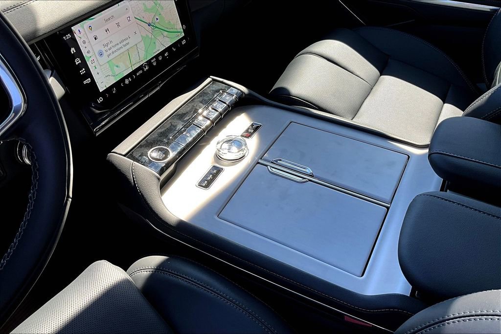 New 2025 Lincoln Navigator Reserve w/ Jet Appearance Package image 8