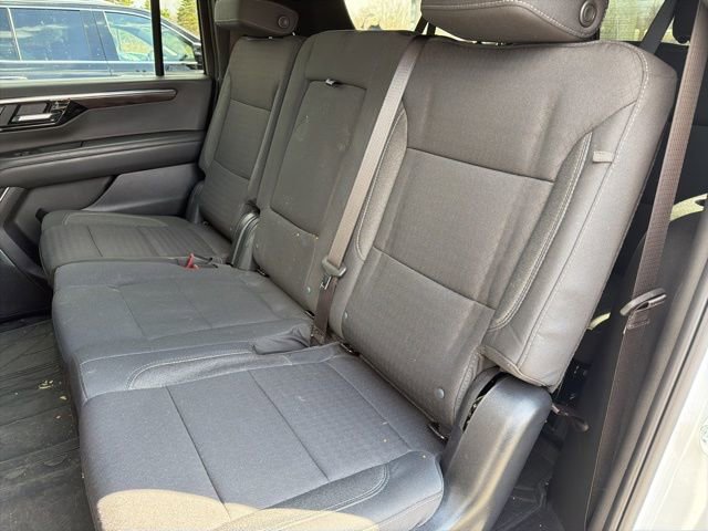 Used 2025 Chevrolet Suburban LS image 18