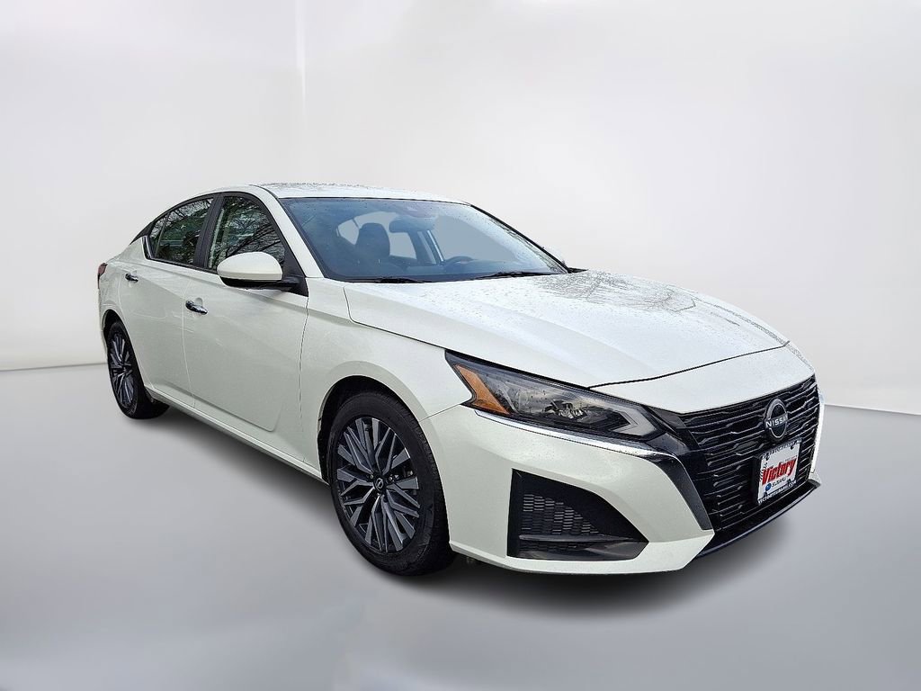 Used 2023 Nissan Altima 2.5 SV