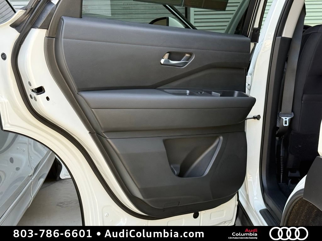 Used 2022 Nissan Pathfinder SV w/ SV Premium Package AWD/4WD image 24
