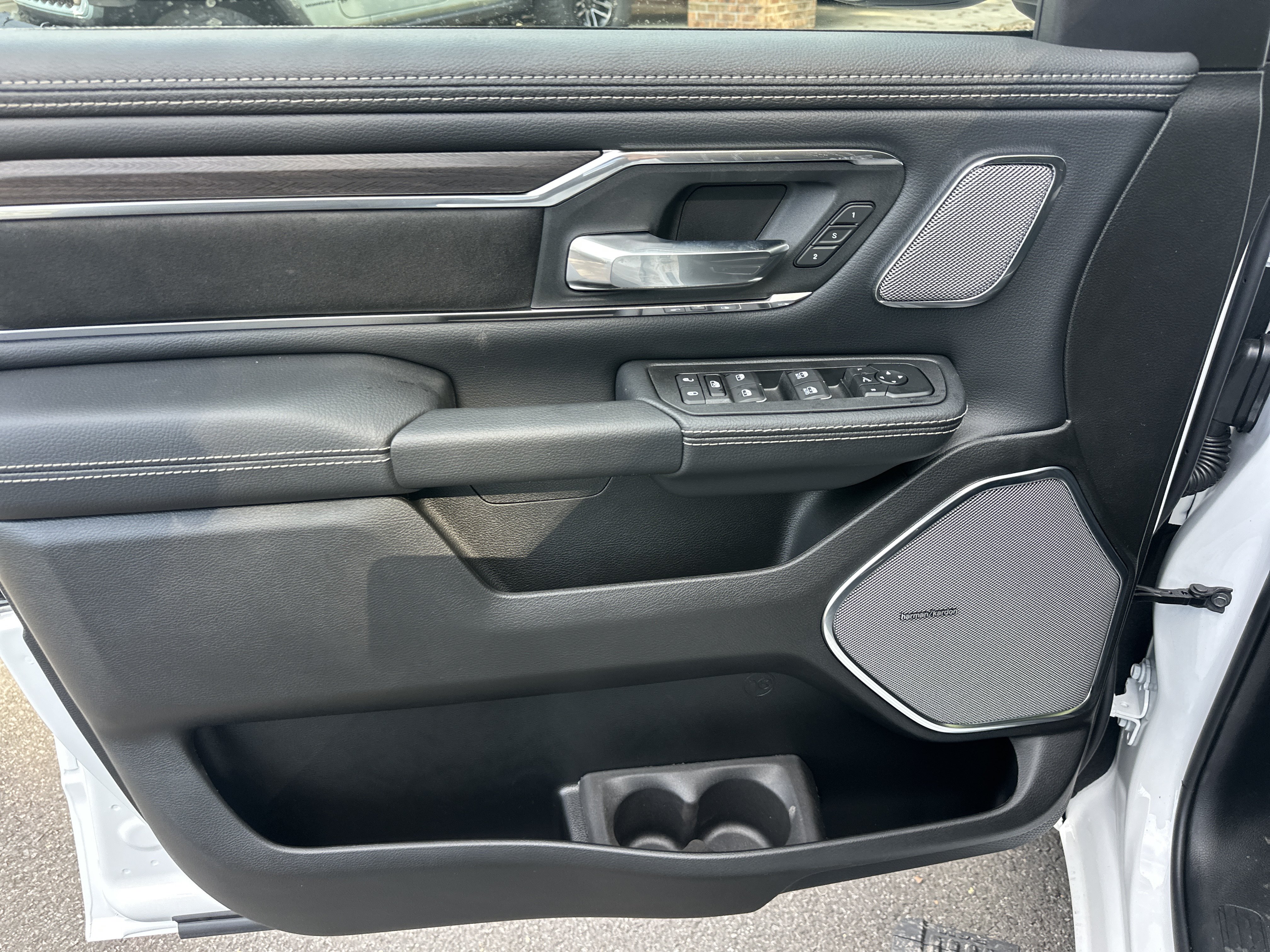 New 2027 RAM 1500 Laramie AWD/4WD image 33