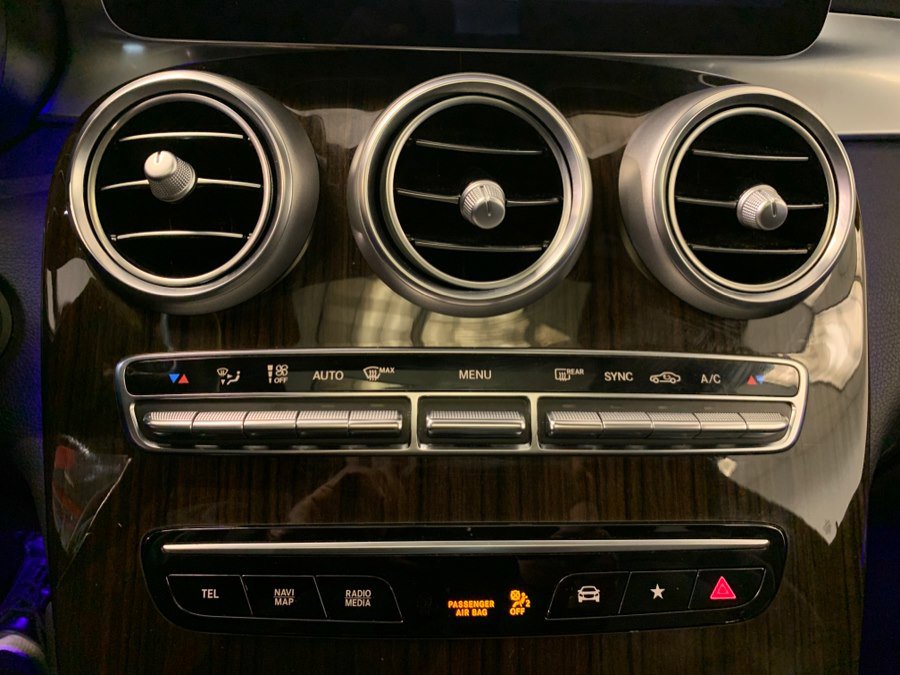 Used 2022 Mercedes-Benz GLC 300 4MATIC Coupe image 50