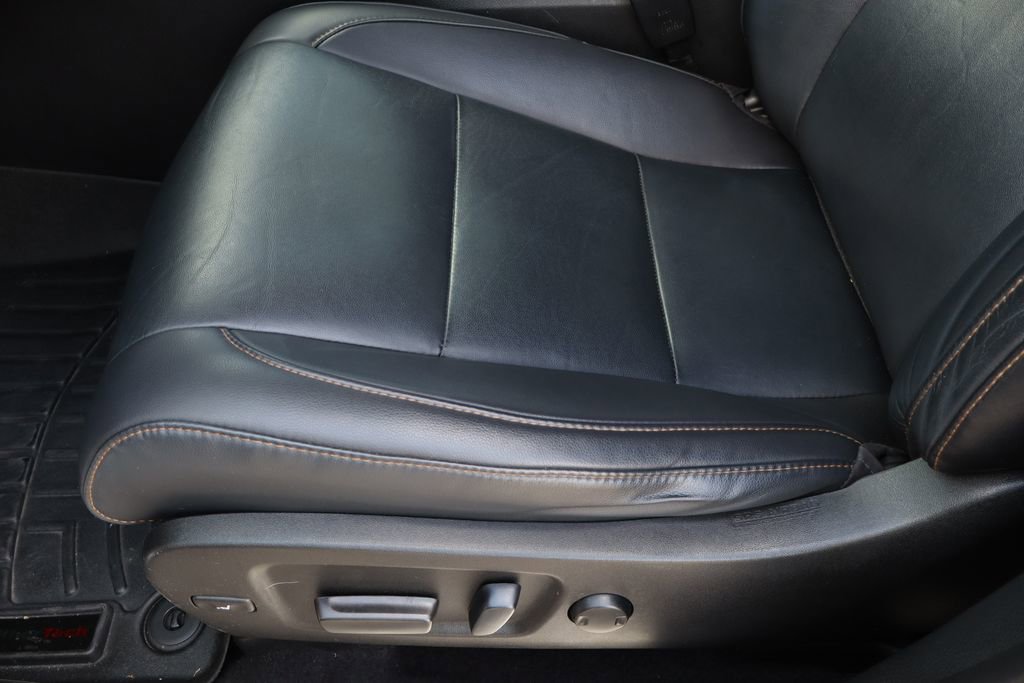 Used 2019 Toyota Highlander XLE FWD image 20