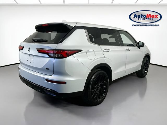 Used 2024 Mitsubishi Outlander SE Black Edition AWD/4WD image 2
