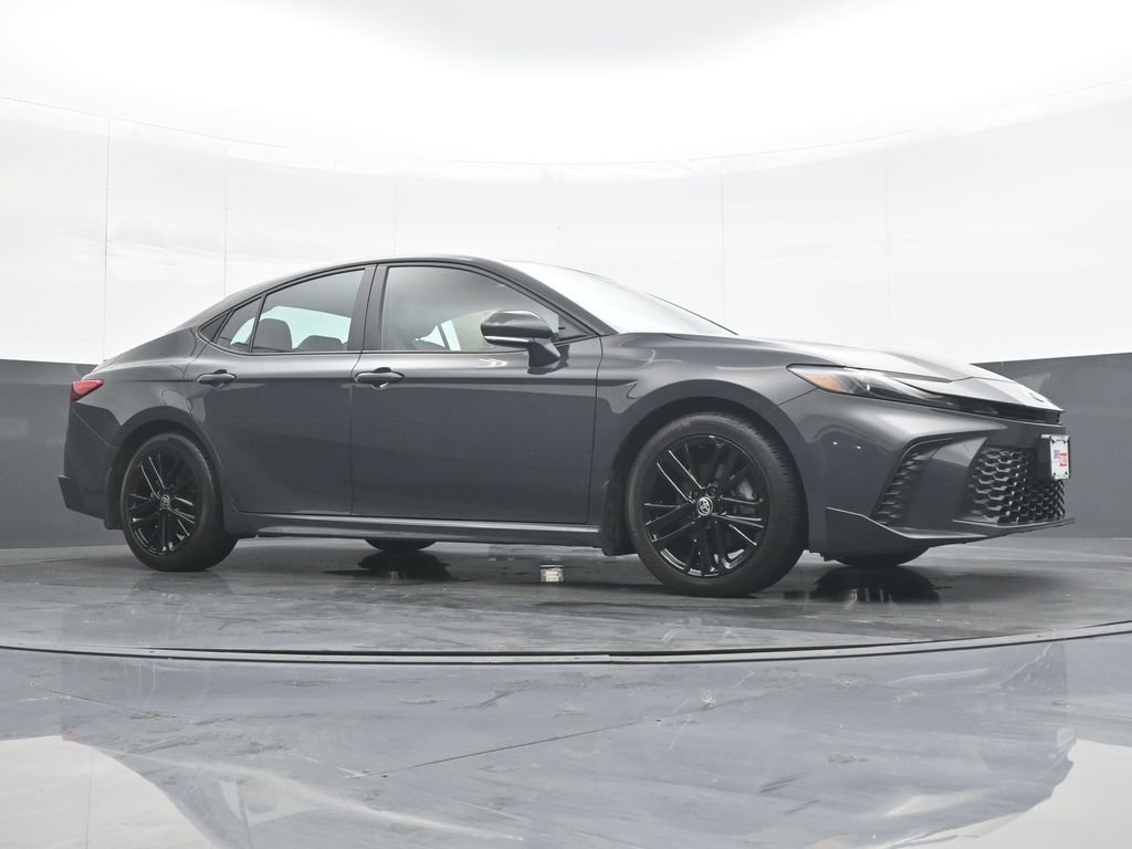 Used 2025 Toyota Camry XSE FWD image 31