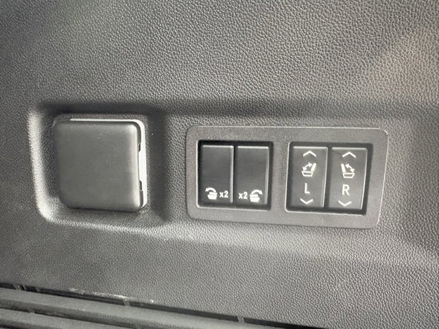 Certified 2023 GMC Yukon Denali image 8