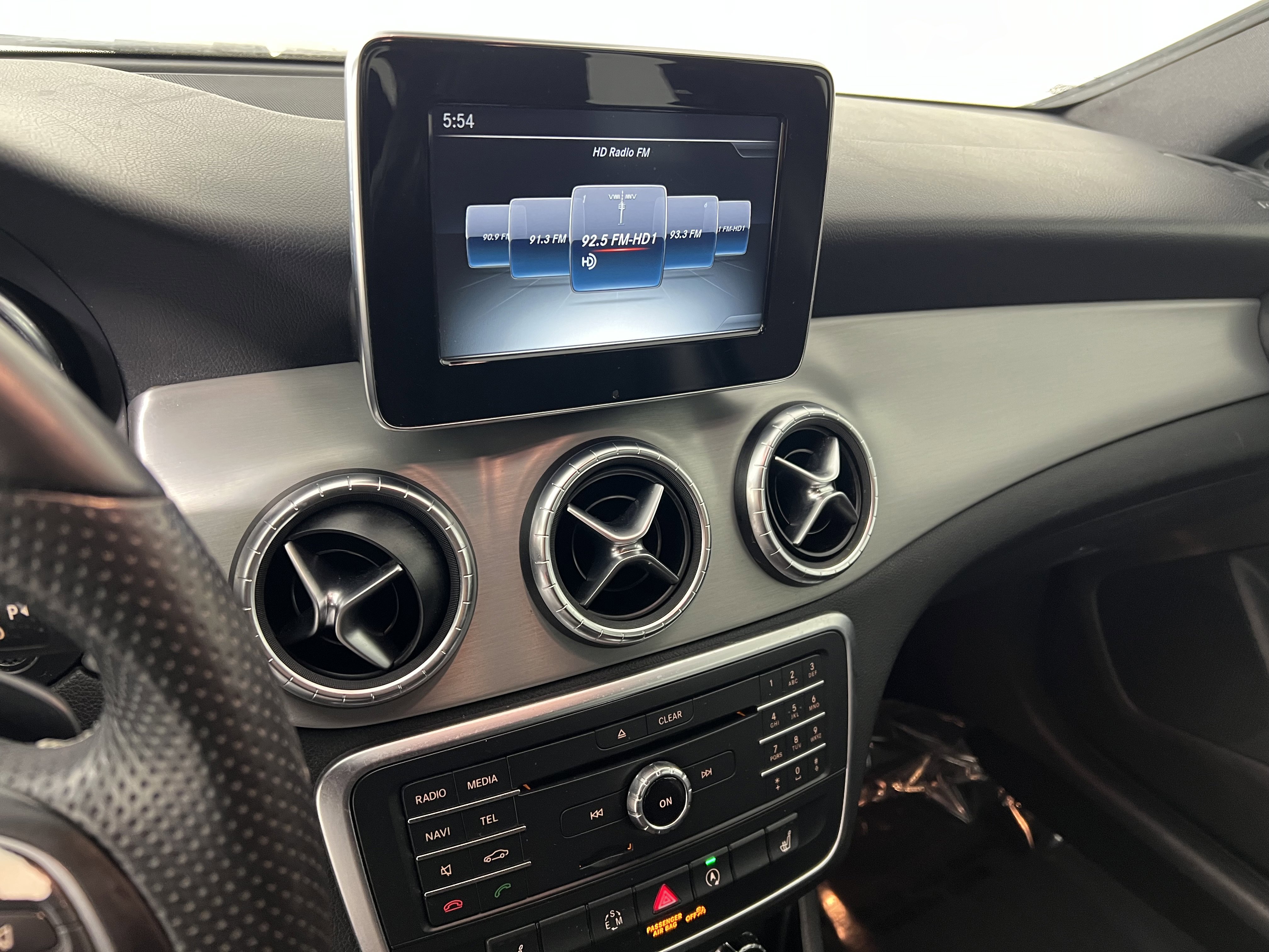 Certified 2015 Mercedes-Benz CLA 250 4MATIC image 28