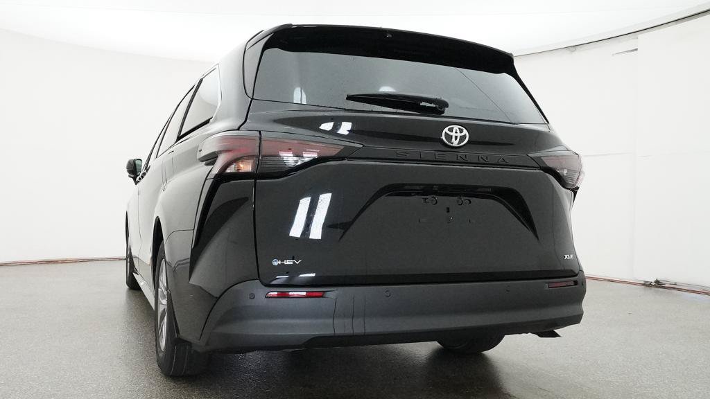 New 2026 Toyota Sienna XLE FWD image 25