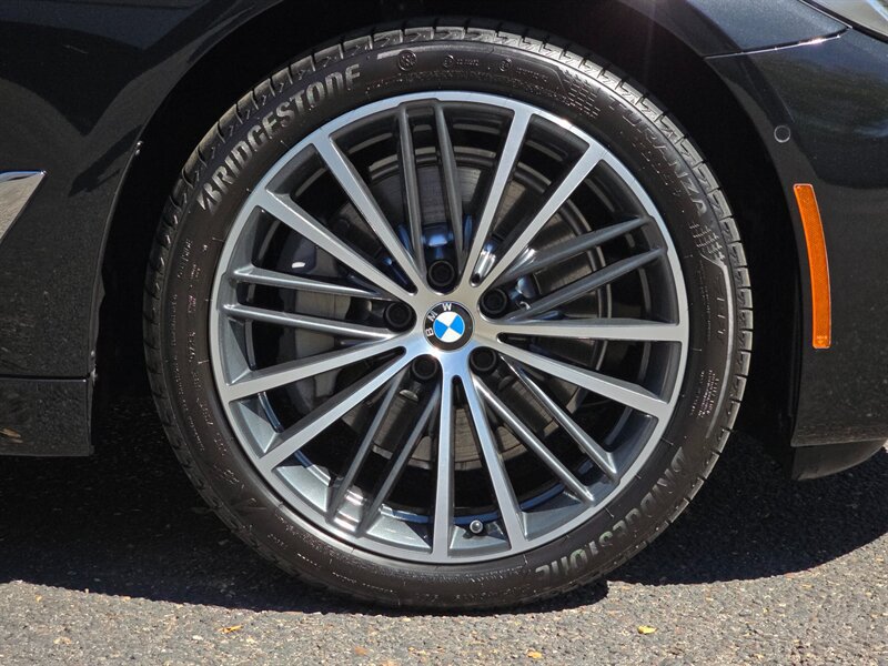 Used 2021 BMW 530e w/ Parking Assistance Package RWD image 42