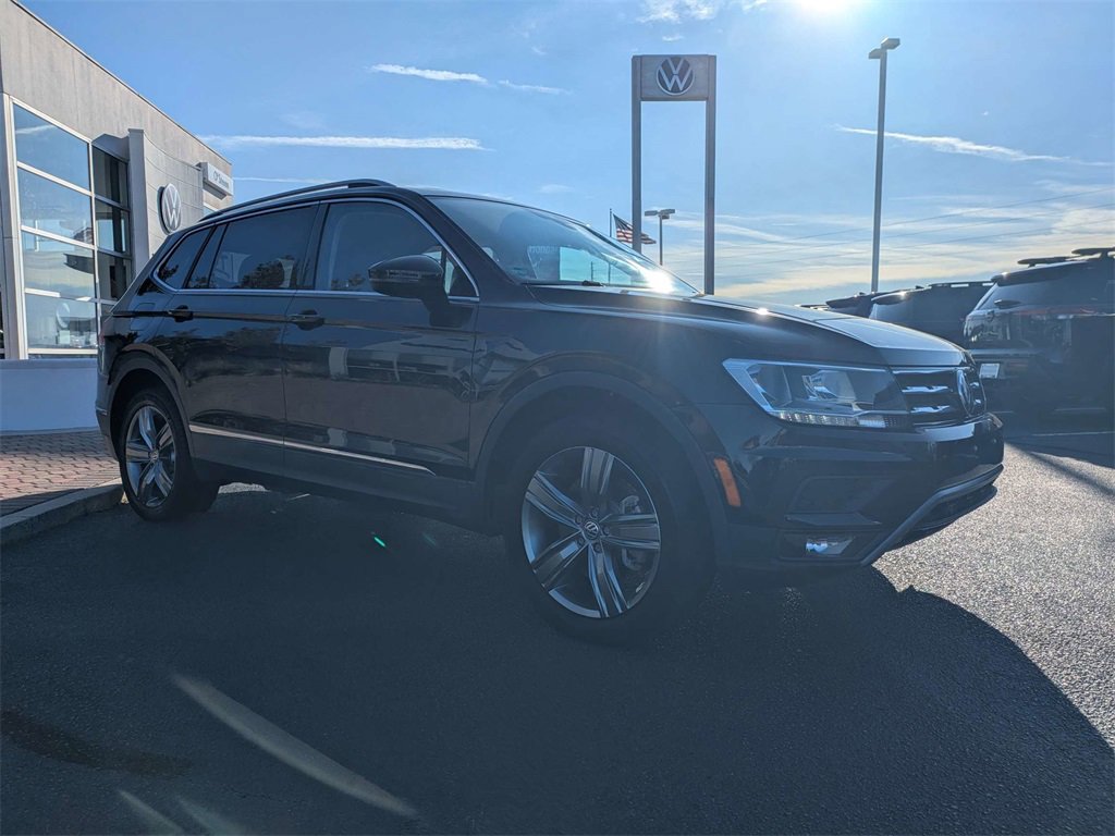 Used 2021 Volkswagen Tiguan SE image 3